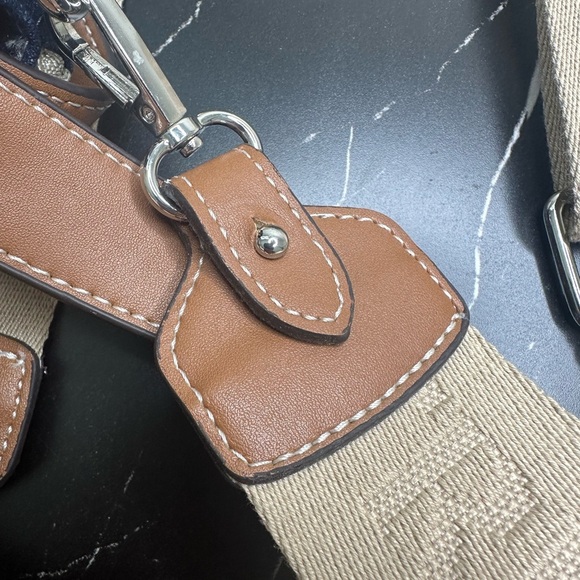 True Religion crossbody Bag - Picture 5 of 8